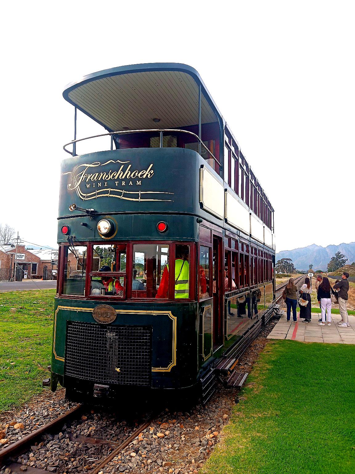 Lola Tours – Cape Winelands Culture, Heritage & Wines